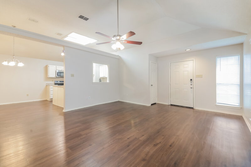 1,915/Mo, 9723 Pinehurst Ln Dallas, TX 75227 Living Room View 2