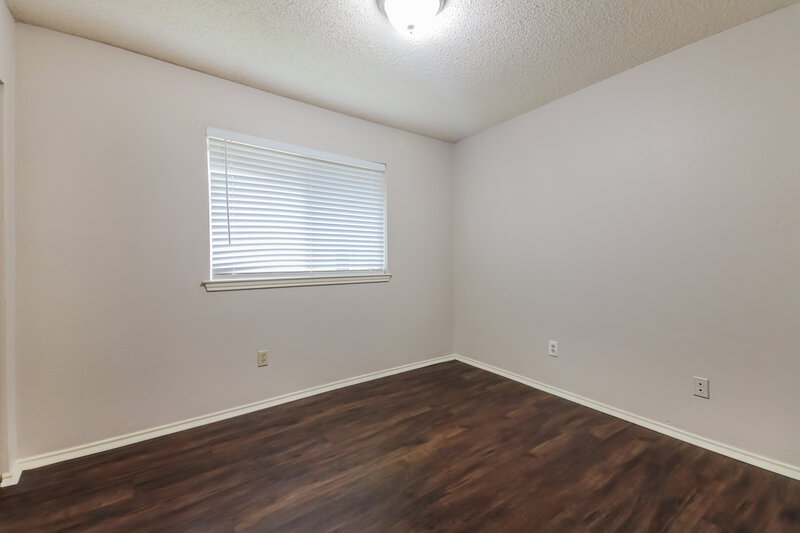 1,915/Mo, 9723 Pinehurst Ln Dallas, TX 75227 Bedroom View