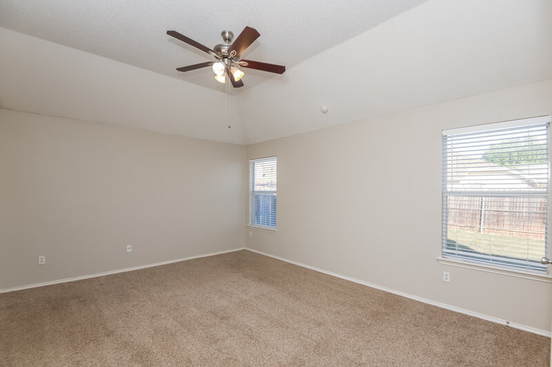 2,070/Mo, 11009 Deer Trl Fort Worth, TX 76140 Main Bedroom View