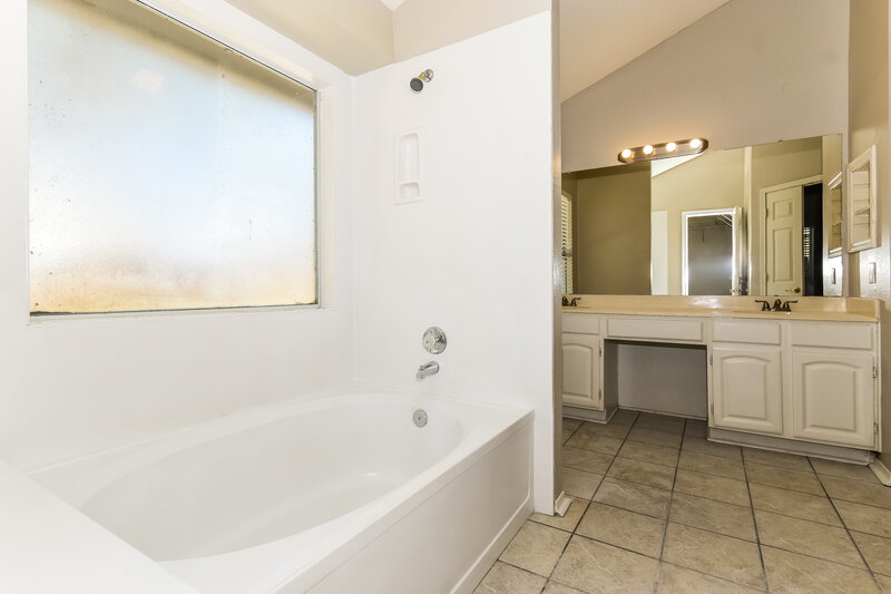 2,020/Mo, 114 Windmill Ridge Dr Rockwall, TX 75032 Main Bathroom View
