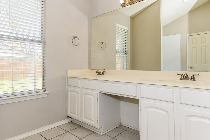 2,020/Mo, 114 Windmill Ridge Dr Rockwall, TX 75032 Main Bathroom View 2