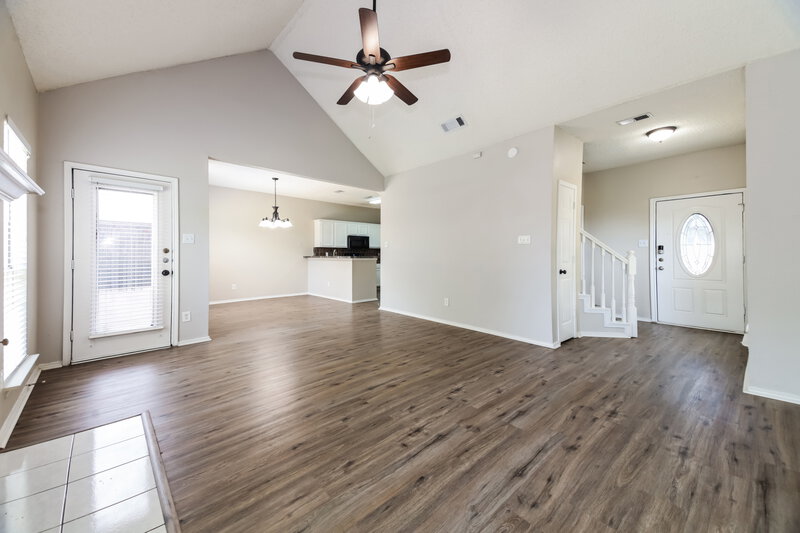 1,885/Mo, 5360 Waterford Dr Mesquite, TX 75150 Living Room View 2