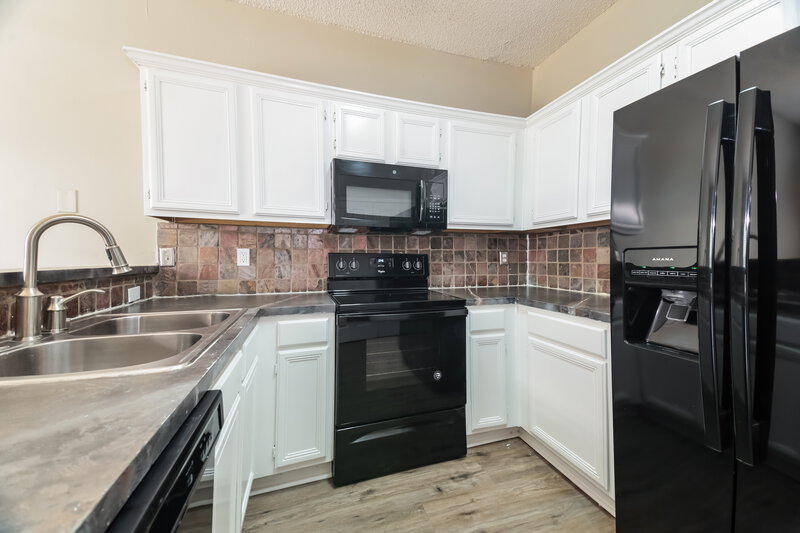 1,885/Mo, 5360 Waterford Dr Mesquite, TX 75150 Kitchen View 2