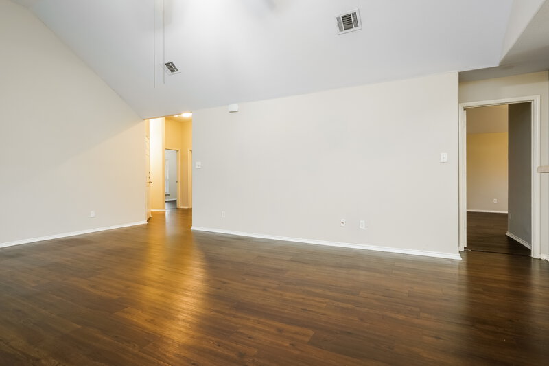 2,325/Mo, 12124 Rowsley Ln Burleson, TX 76028 Living Room View 2
