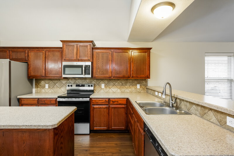 2,325/Mo, 12124 Rowsley Ln Burleson, TX 76028 Kitchen View