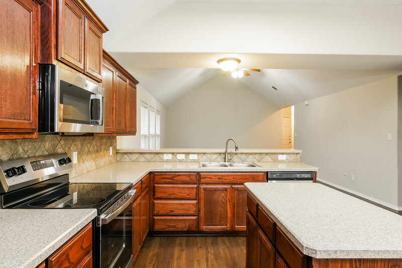 2,325/Mo, 12124 Rowsley Ln Burleson, TX 76028 Kitchen View 2