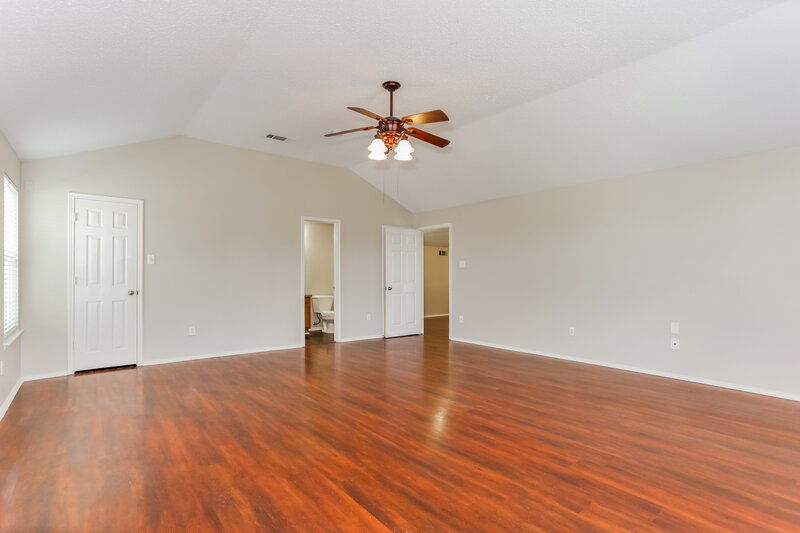 2,210/Mo, 10229 Dawson Trl Fort Worth, TX 76108 Main Bedroom View 2