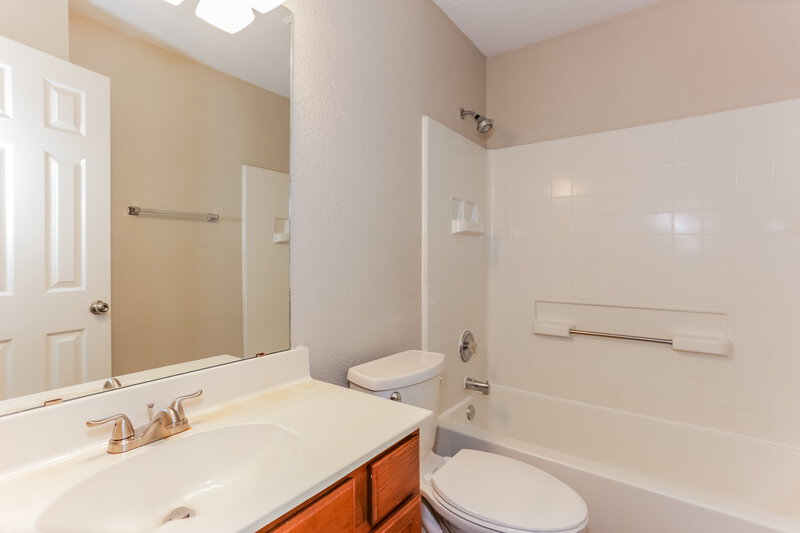 2,210/Mo, 10229 Dawson Trl Fort Worth, TX 76108 Bathroom View