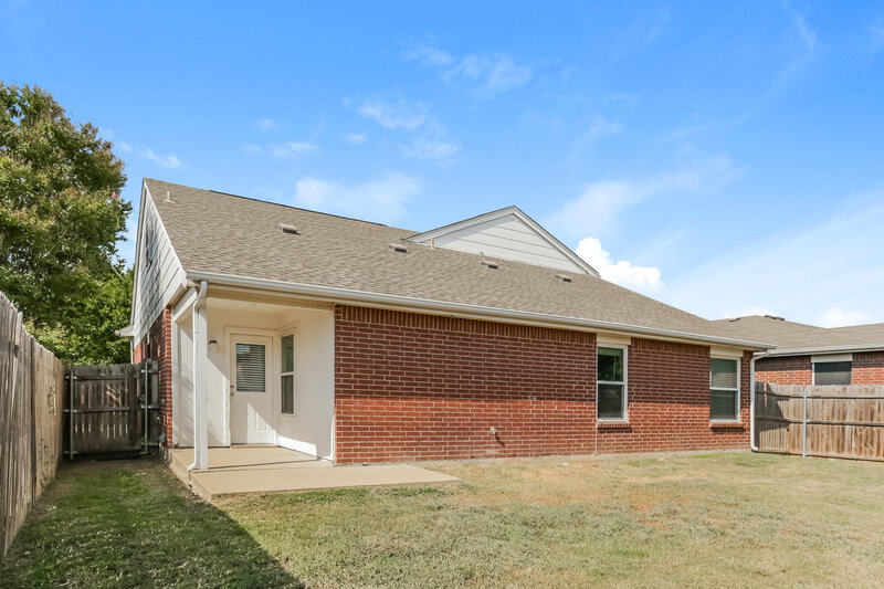 2,210/Mo, 10229 Dawson Trl Fort Worth, TX 76108 Rear View