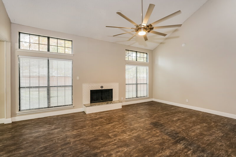 3,630/Mo, 3104 Clovermeadow Dr Fort Worth, TX 76123 Living Room View 3