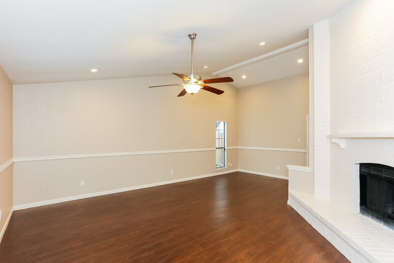 2,365/Mo, 1509 Lewis Trl Grand Prairie, TX 75052 Living Room View 3