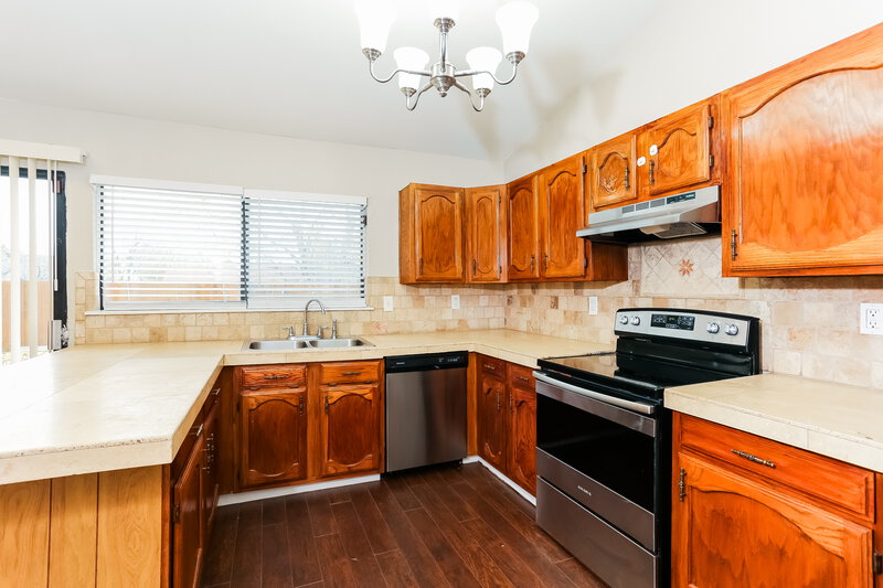 2,365/Mo, 1509 Lewis Trl Grand Prairie, TX 75052 Kitchen View 2