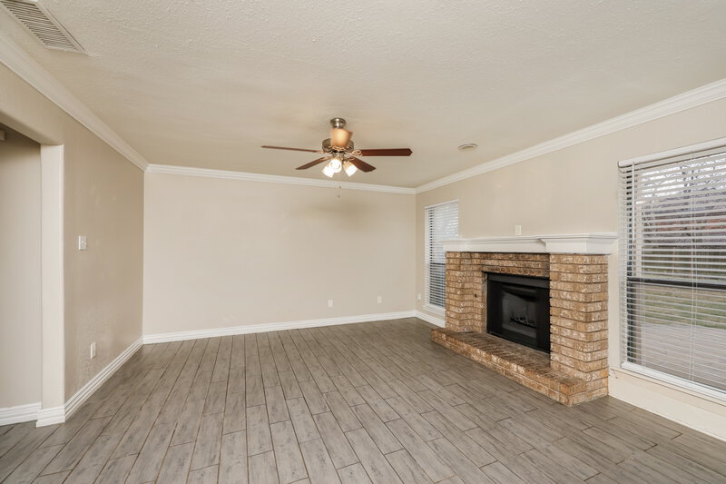 2,210/Mo, 216 Mesa Wood Dr Glenn Heights, TX 75154 Living Room View