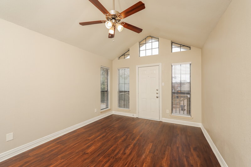 2,210/Mo, 216 Mesa Wood Dr Glenn Heights, TX 75154 Main Bedroom View