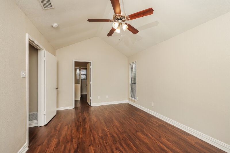 2,210/Mo, 216 Mesa Wood Dr Glenn Heights, TX 75154 Main Bedroom View 2