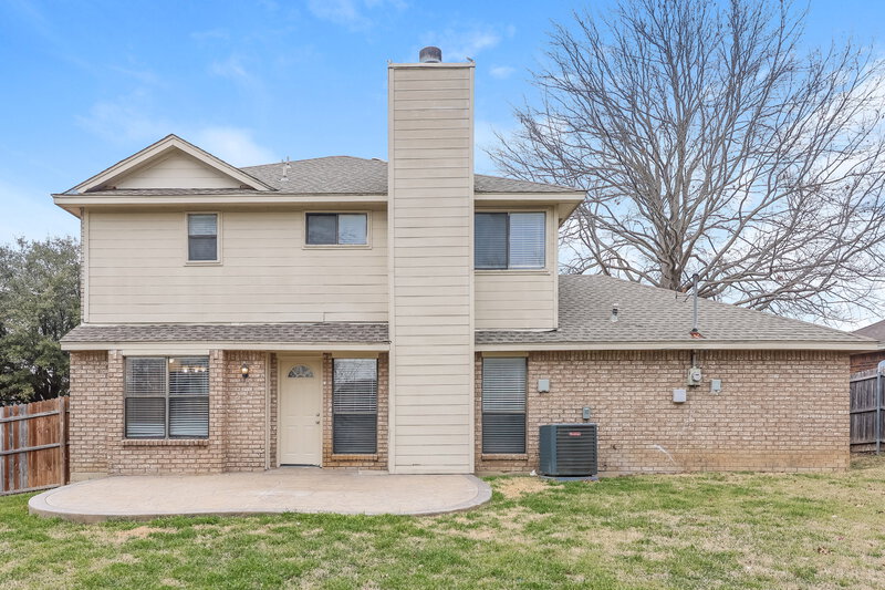 2,210/Mo, 216 Mesa Wood Dr Glenn Heights, TX 75154 Rear View 2
