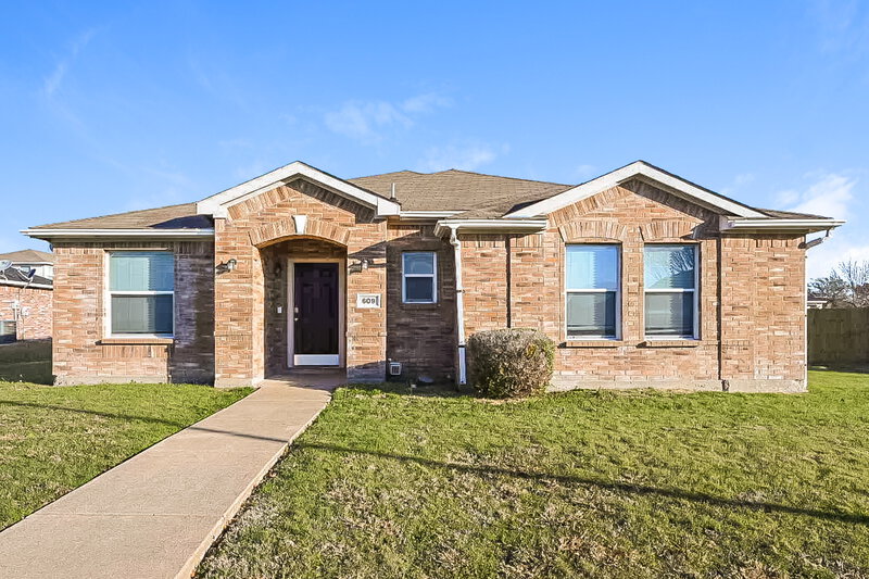 2,215/Mo, 609 Snowy Orchid Ln Desoto, TX 75115 External View