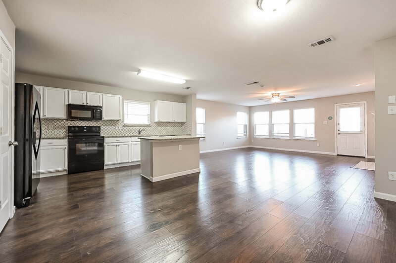 2,215/Mo, 609 Snowy Orchid Ln Desoto, TX 75115 Dining Room View