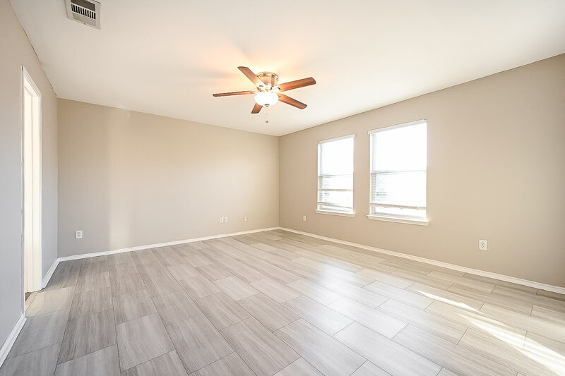 2,215/Mo, 609 Snowy Orchid Ln Desoto, TX 75115 Main Bedroom View