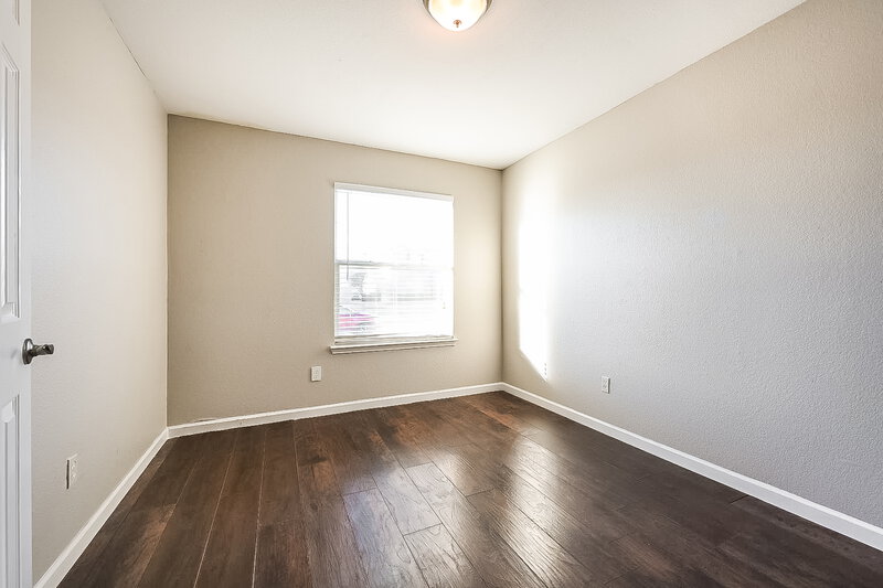 2,215/Mo, 609 Snowy Orchid Ln Desoto, TX 75115 Bedroom View 3