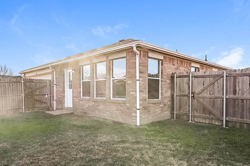 2,215/Mo, 609 Snowy Orchid Ln Desoto, TX 75115 Rear View