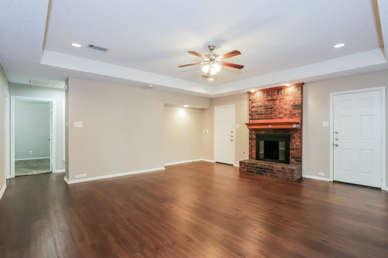 2,140/Mo, 849 Woodridge Cir Desoto, TX 75115 Living Room View
