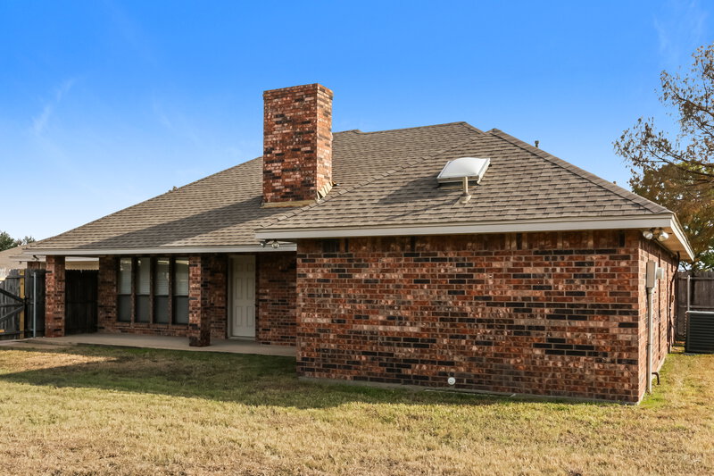 2,140/Mo, 849 Woodridge Cir Desoto, TX 75115 Rear View