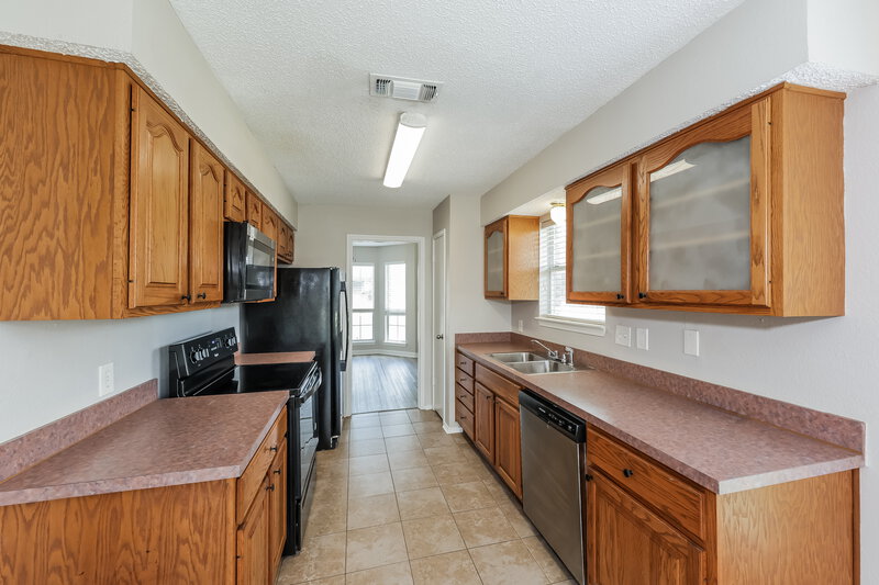 2,405/Mo, 1801 Seminole Trl Mesquite, TX 75149 Kitchen View