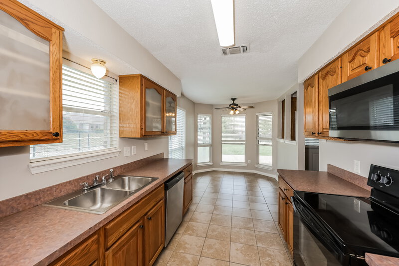 2,405/Mo, 1801 Seminole Trl Mesquite, TX 75149 Kitchen View 2