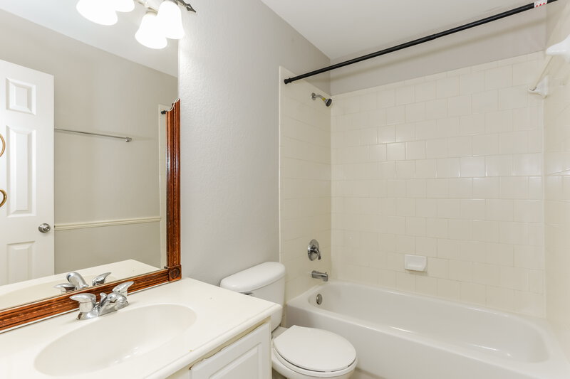 1,835/Mo, 8433 Asheville Ln Fort Worth, TX 76123 Bathroom View