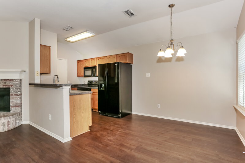 1,775/Mo, 1124 Sandalwood Dr Fort Worth, TX 76140 Dining Room View