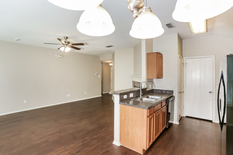 1,775/Mo, 1124 Sandalwood Dr Fort Worth, TX 76140 Dining Room View 3