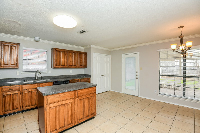 2,275/Mo, 2552 Forest Creek Dr Fort Worth, TX 76123 Kitchen View