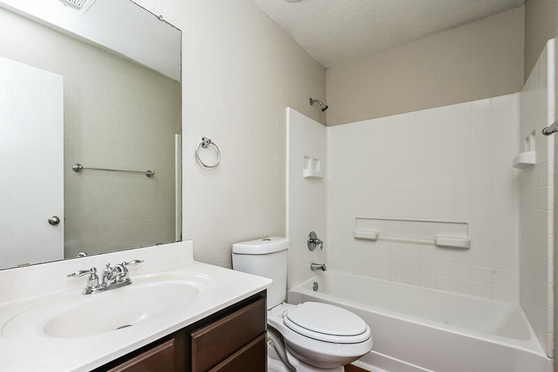 2,255/Mo, 7128 Little Mohican Dr Fort Worth, TX 76179 Bathroom View