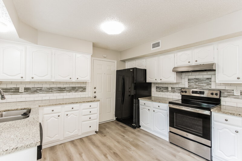 1,975/Mo, 401 Longshadow Ln Mesquite, TX 75149 Kitchen View 2