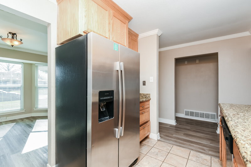 1,780/Mo, 2812 S Meadow Dr Fort Worth, TX 76133 Kitchen View