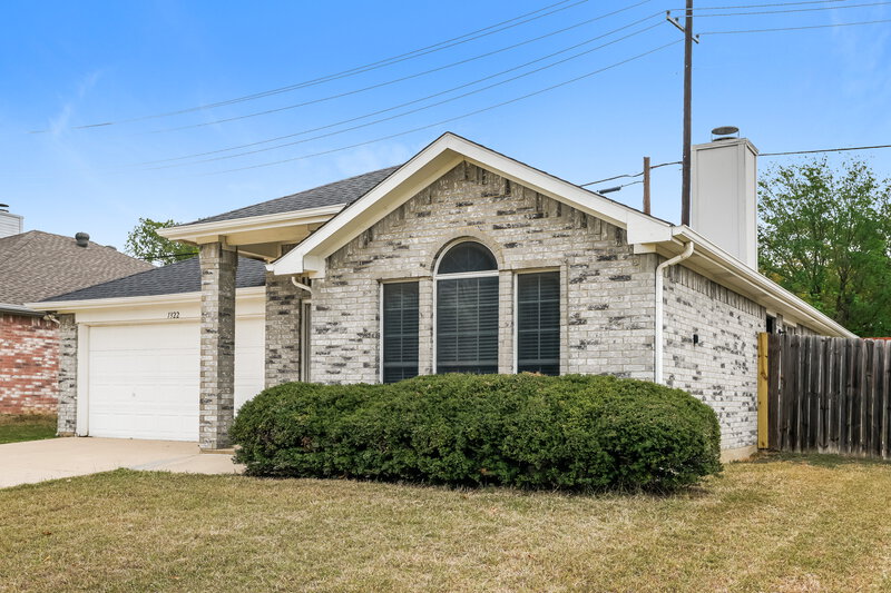 1,945/Mo, 1322 Misty Meadows Dr Midlothian, TX 76065 Front View 2