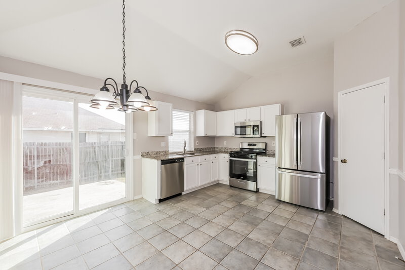 2,080/Mo, 709 Gillon Dr Arlington, TX 76001 Dining Room View 2