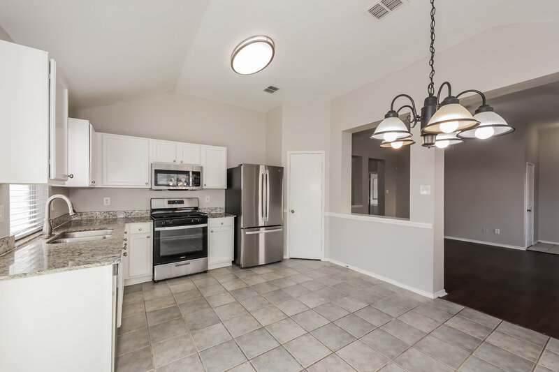 2,080/Mo, 709 Gillon Dr Arlington, TX 76001 Dining Room View 3