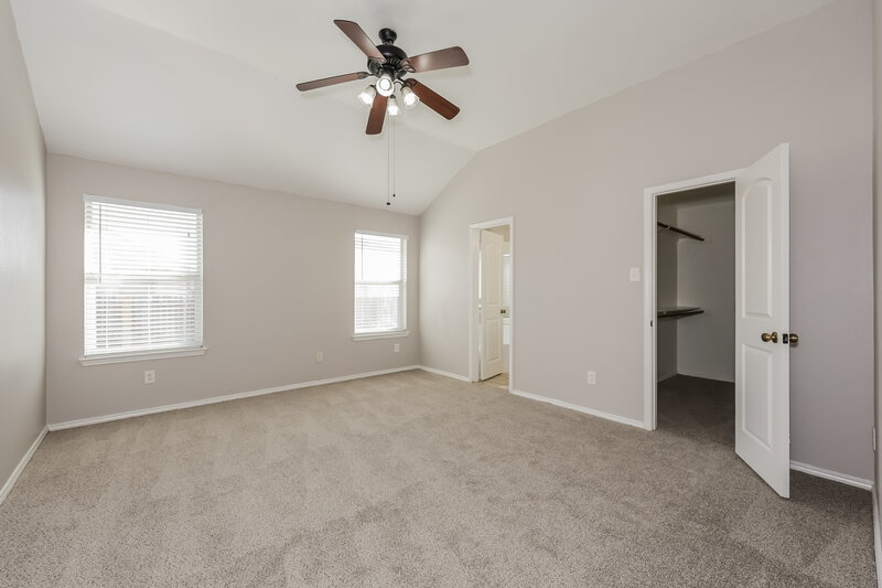 2,080/Mo, 709 Gillon Dr Arlington, TX 76001 Main Bedroom View