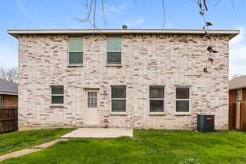 2,195/Mo, 1936 Shasta View Dr Justin, TX 76247 Rear View