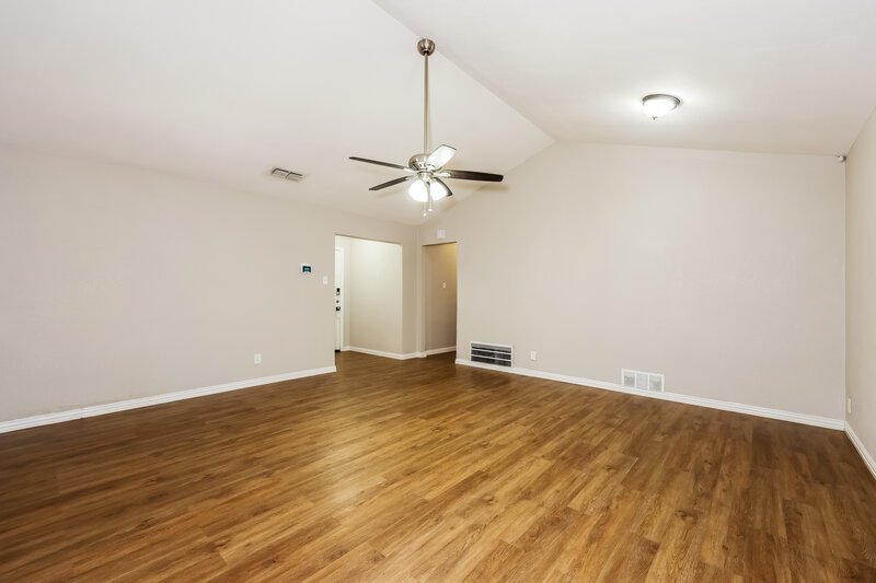 1,595/Mo, 1108 N Knowles Dr Saginaw, TX 76179 Living Room View