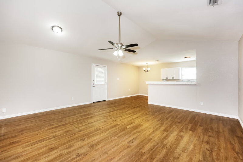 1,595/Mo, 1108 N Knowles Dr Saginaw, TX 76179 Living Room View 3