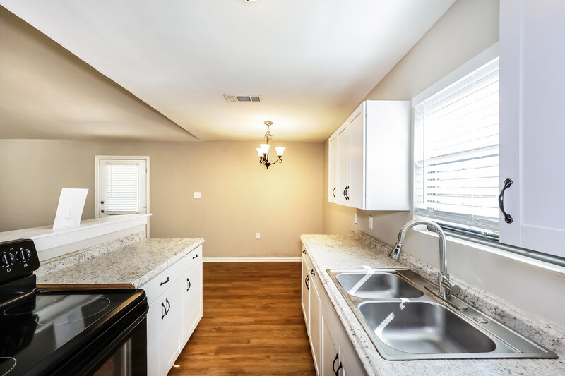 1,595/Mo, 1108 N Knowles Dr Saginaw, TX 76179 Kitchen View 3