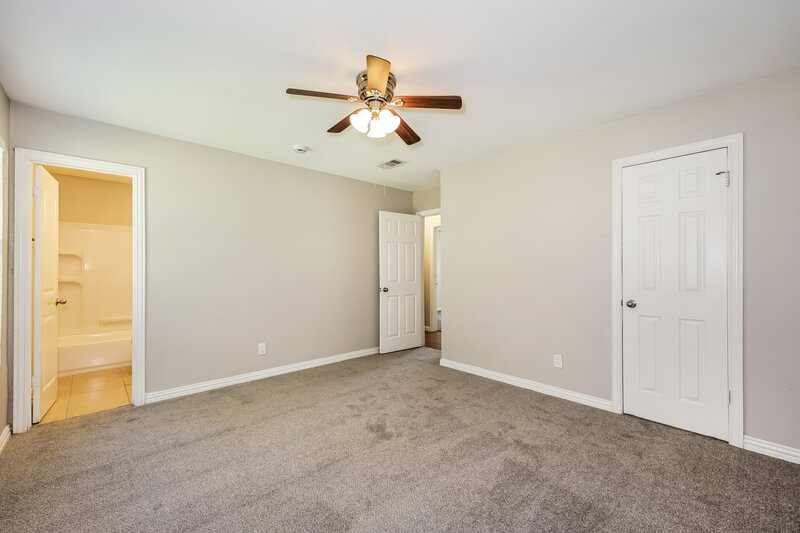 1,595/Mo, 1108 N Knowles Dr Saginaw, TX 76179 Main Bedroom View 2