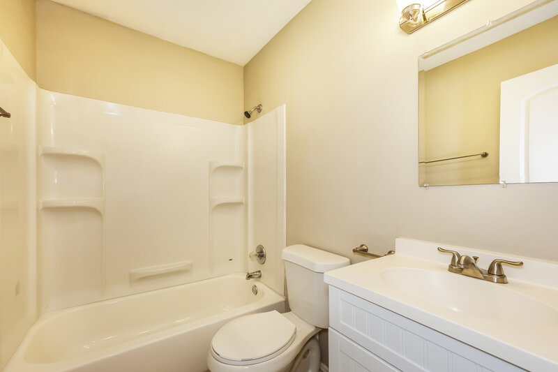 1,595/Mo, 1108 N Knowles Dr Saginaw, TX 76179 Main Bathroom View