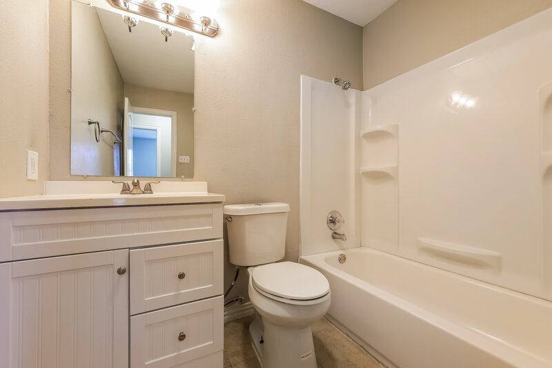 1,595/Mo, 1108 N Knowles Dr Saginaw, TX 76179 Bathroom View