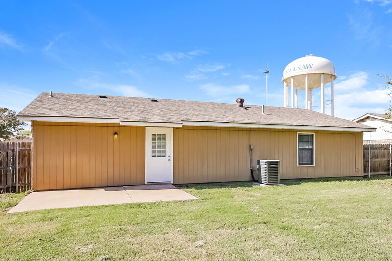 1,595/Mo, 1108 N Knowles Dr Saginaw, TX 76179 Rear View