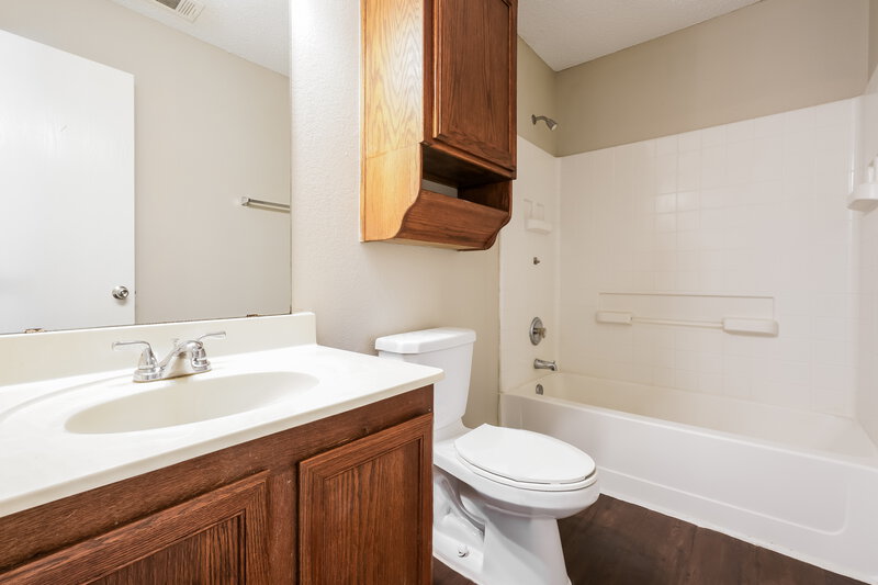 2,150/Mo, 316 Dakota Ridge Dr Fort Worth, TX 76134 Bathroom View