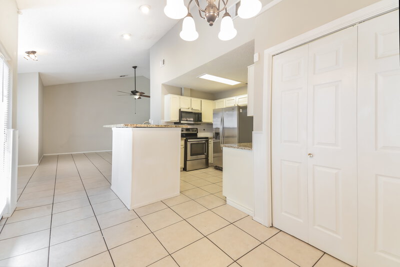 2,040/Mo, 2605 Mountainview Dr Corinth, TX 76210 Dining Room View 2